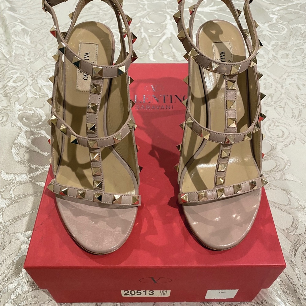 Valentino Rockstud strappy sandal heels in poudre.